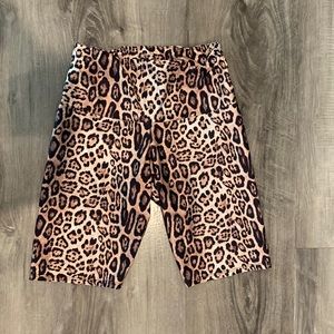 Onzie Leopard Biker Shorts M/L